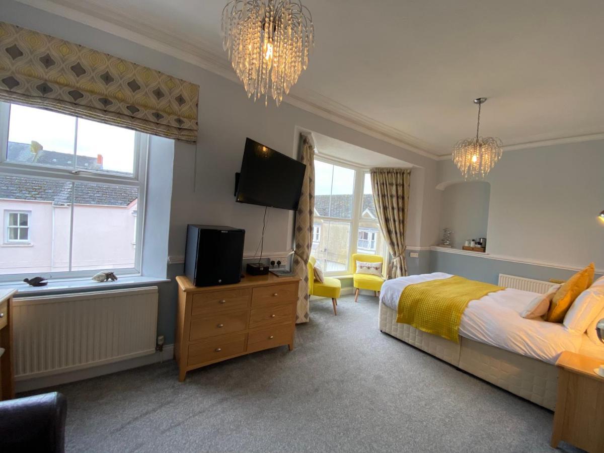 Sunny Bank Guest House Tenby Esterno foto